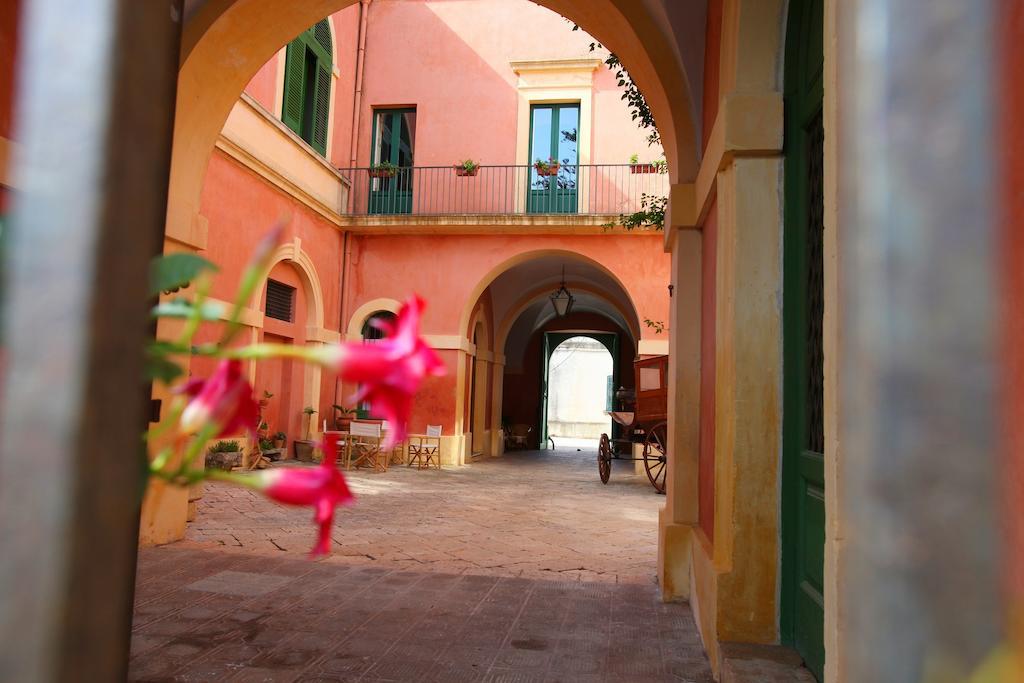 Palazzo Laura Bed & Breakfast Morciano di Leuca Exterior photo