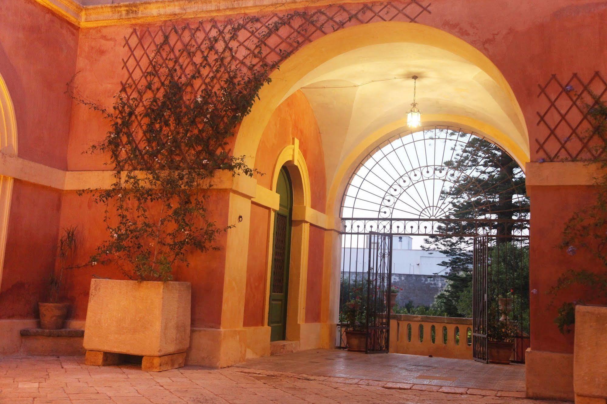 Palazzo Laura Bed & Breakfast Morciano di Leuca Exterior photo