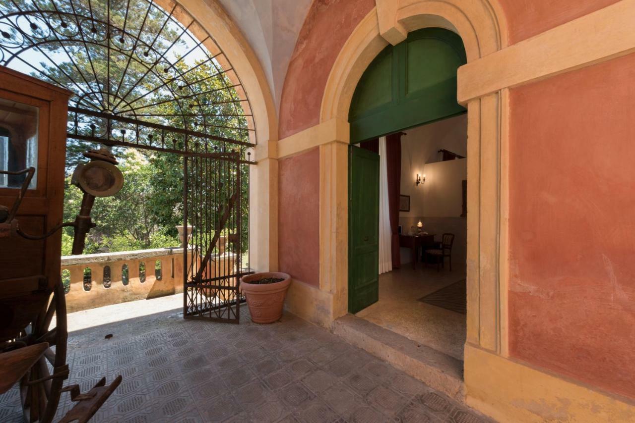 Palazzo Laura Bed & Breakfast Morciano di Leuca Exterior photo